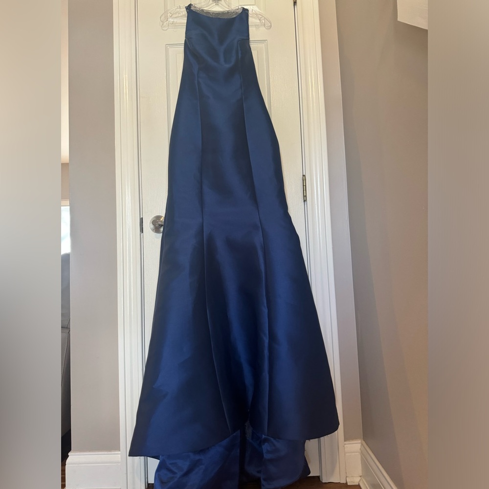 Serendipity Formal Dress Size 6 Color – Navy-